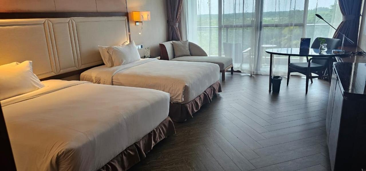 Forest City Golf Hotel Nusajaya  Exterior photo